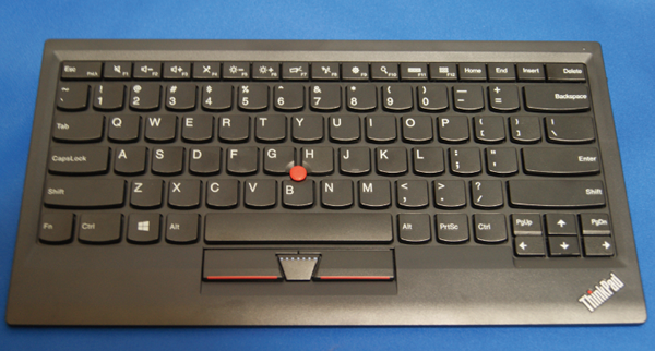 写真2　ThinkPad Bluetoothワイヤレス・トラックポイント・キーボード