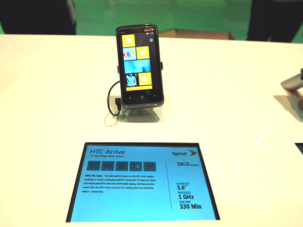 Windows Phone 7を搭載した端末が多数展示されていた。早く日本にも入ってきてもらいたい！