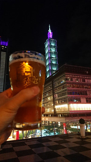 クラフトビールと台北101