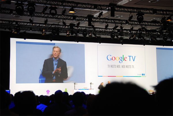 Google CEO、Eric Schmidt氏によるGoogle TV紹介の様子