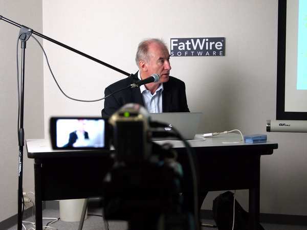 今回の取材は2010年7月6日にオープンしたFatWire Ustream Studioにて行われた。