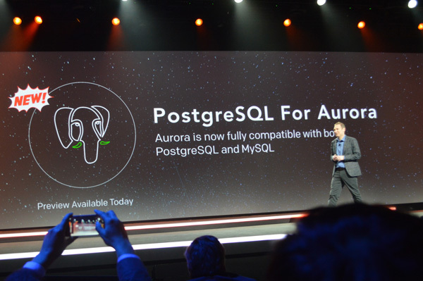 PostgreSQLをエンジンにしたAuroraも登場