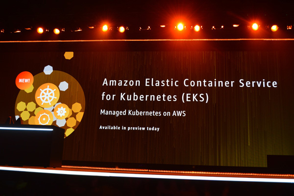 2017年11月にAWSが発表したマネージドサービス「Amazon Elastic Container Service for Kubernetes」はECSをKubernetesに対応させたもの。顧客からの強い要望により実現したサービス