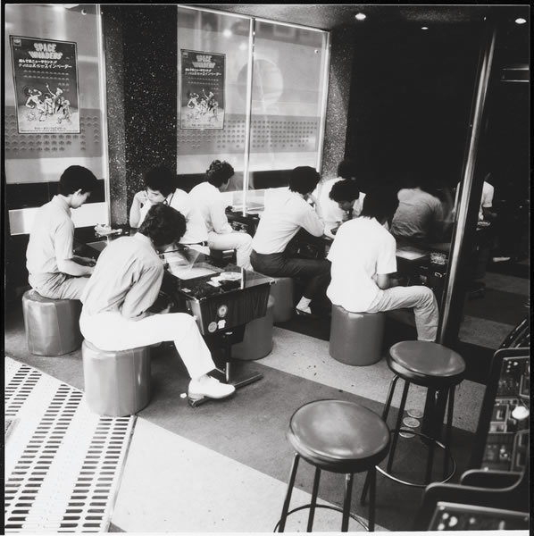 写真2　1978年ごろの当時の模様。「インベーダーハウス」と呼ばれるスペースインベーダーのみを置くゲームセンターが各地にでき、社会現象にまでなった