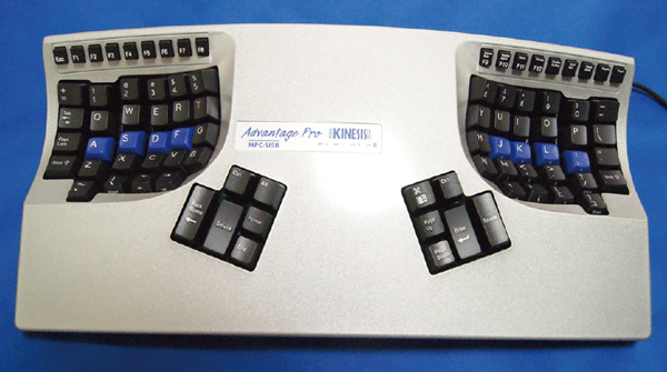 写真1　KINESISコンタードキーボード（Advantage pro）
