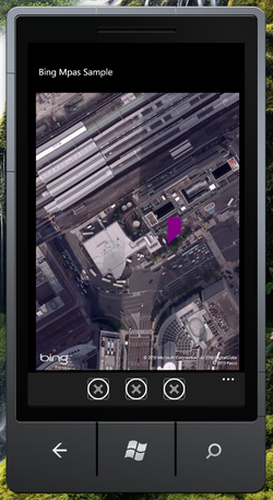 図4　現在地のデータを受信すると紫色のピンをプロットしていきます（写真はエミュレータで作った画像）