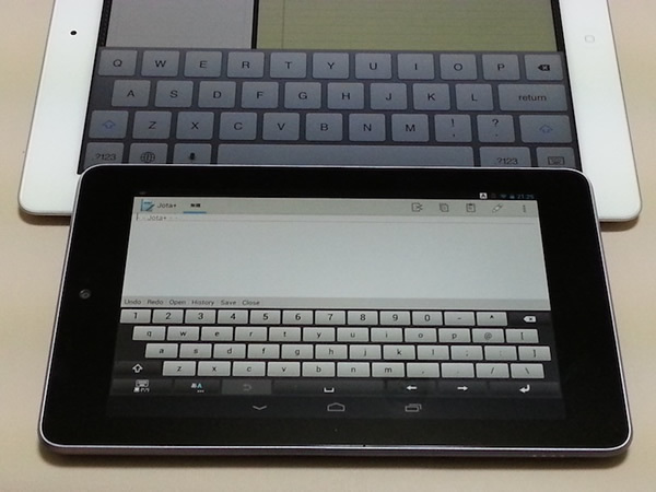 iPadとソフトキーボードを比較したところ
