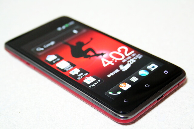 auとの協業で開発された「HTC J」は日本向けのオリジナル仕様