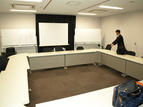 初めて勉強会を開催した東京大学駒場キャンパス内のゼミ室