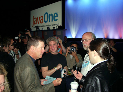 2008年の「JavaOne」にて，Scott McNealy氏，Rich Green氏，Jonathan Schwartz氏と。