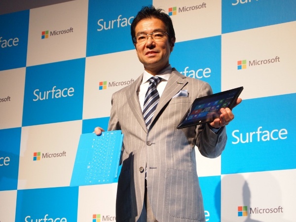 「ようやく日本でも販売することができます」と、Surface RTの発売を発表した日本マイクロソフト代表執行役社長 樋口泰行氏