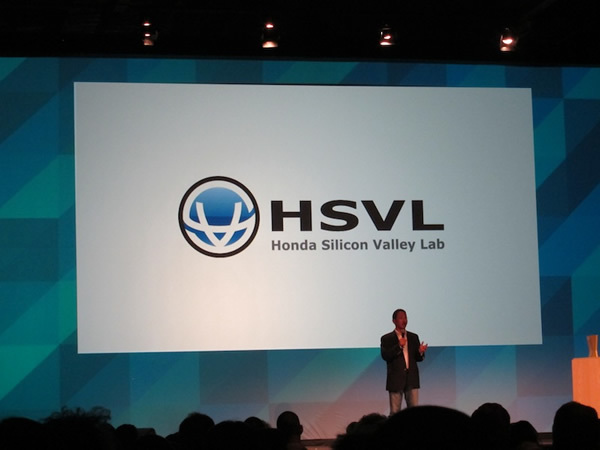 HSVLからは所長の杉本直樹氏が登壇。HSVLもEvernoteとは合同でハッカソンを開催するなど関係は深く、同社の提供する車体情報を取得できるAPIの利用ニーズの発掘と普及に努めている