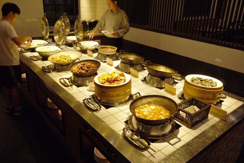 写真1 ビュッフェで提供される伝統的な台湾料理