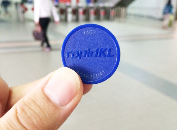 LRTのチケット。台湾と同じコイン型です