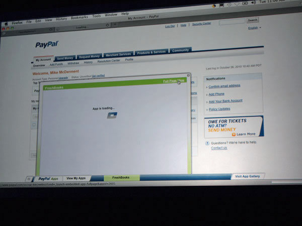 FreshBooksのPayPalアプリ。ユーザは、アカウント画面から直接FreshBooksのサイトにアクセスし、書籍の購入が行える