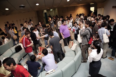 昨年のYAPC::Asia前夜祭（http://30d.jp/yapcasia/4/photo/63 (c) Japan Perl Association）