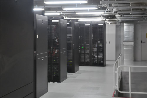 日本一場所代の高いデータセンター「Oracle GRID Center」。最新鋭の環境で検証試験実行中です。