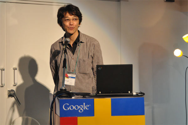 パーティはGoogleエンジニアリングマネージャの及川卓也氏による乾杯の挨拶で始まりました。