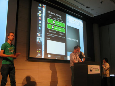 写真5　Open Conference ProtocolというアイデアをiPhoneアプリとして実装したチーム