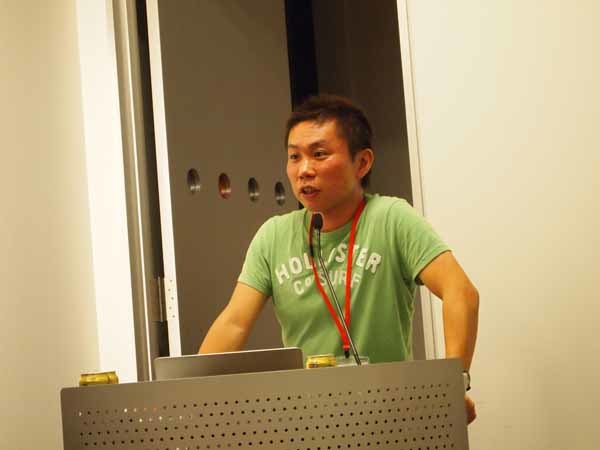 イベントの企画者でもあり、モデレータを務めた山崎氏。