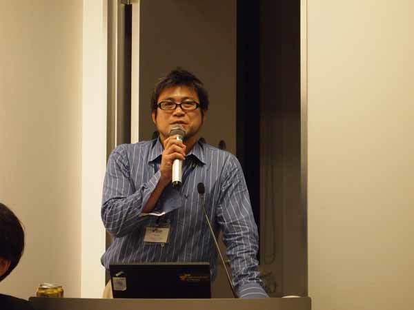 スポンサー企業のAmazon Data Services Japan株式会社から、AWSの最新動向が紹介された。写真は同社マーケティングマネージャーの小島英揮氏。