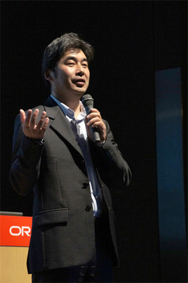 昨日に続いてMCはJavaOne Tokyo 2012実行プロジェクトリーダーの伊藤敬氏。残りの時間を目いっぱい楽しんでほしいと挨拶。