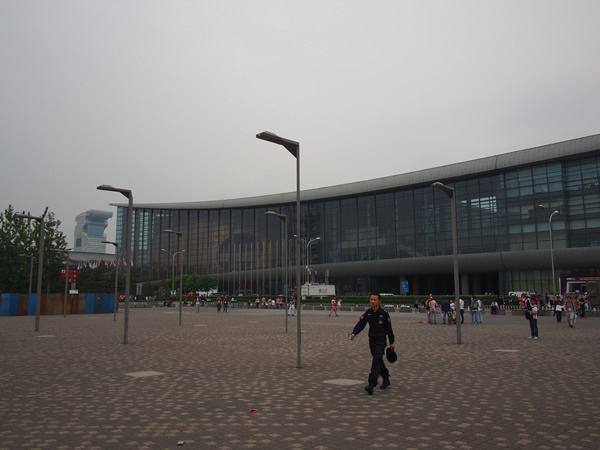 GMICの会場。このどんよりとした曇り空が北京ではあたりまえになってしまいました