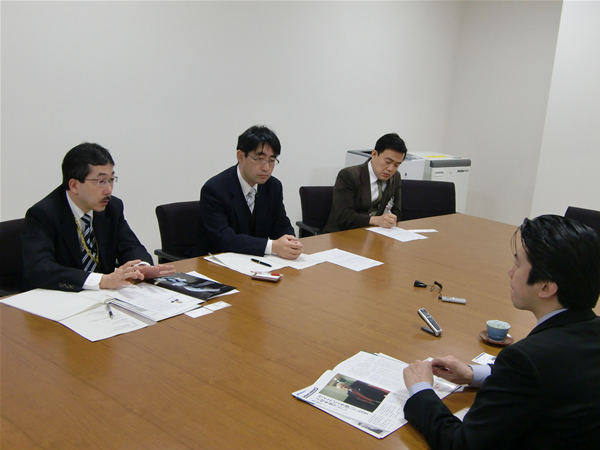 今回の取材にご対応頂いた先生方。左から栗原先生、佐野先生、小島先生。
