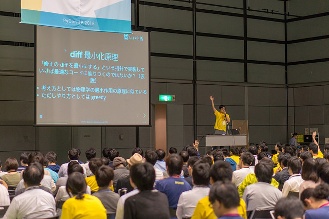 若手と謙遜しながらも堂々とした立ち居振る舞い 若手と謙遜しながらも堂々とした立ち居振る舞い